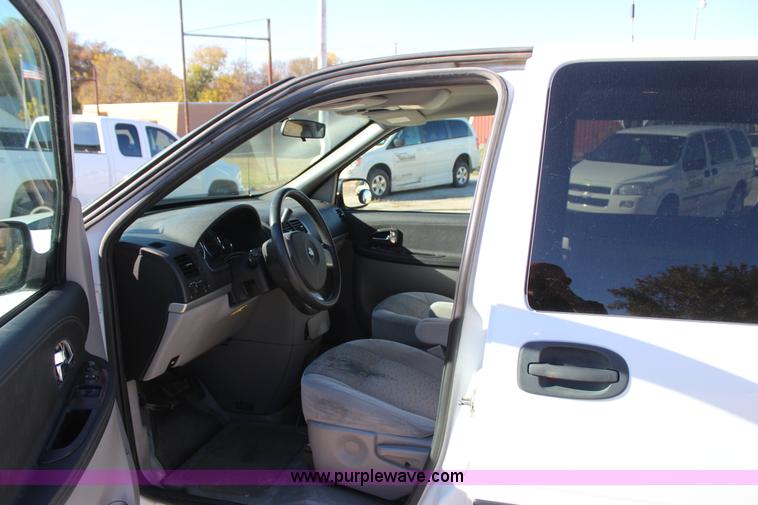 image for item J4285 2008 Chevrolet Uplander van