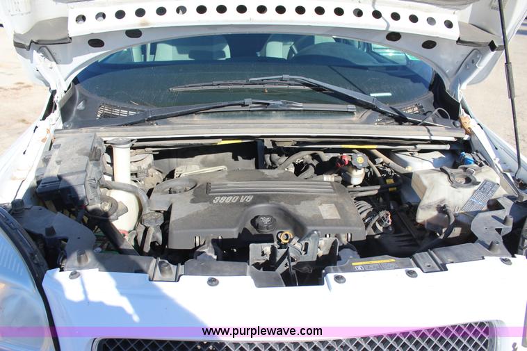 image for item J4285 2008 Chevrolet Uplander van