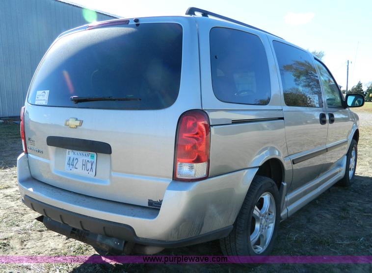 image for item J5239 2007 Chevrolet Uplander van