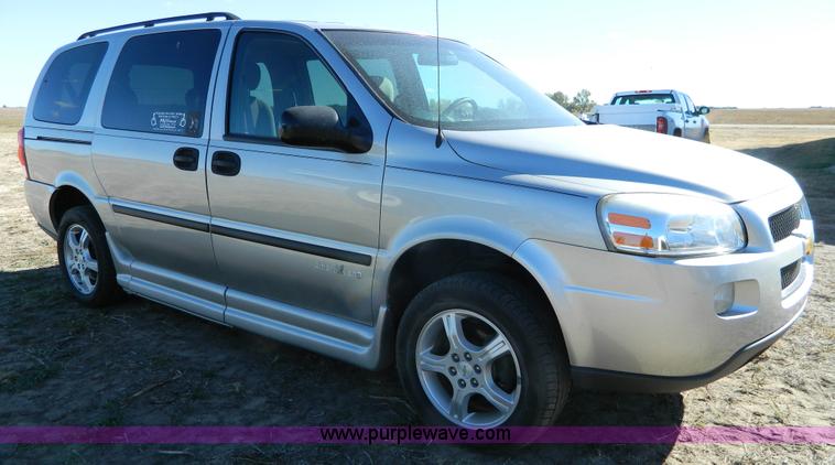 image for item J5239 2007 Chevrolet Uplander van