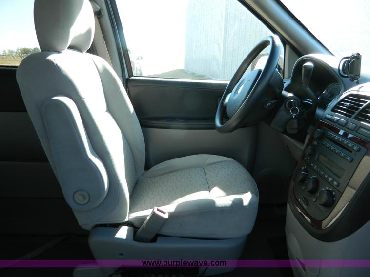 image for item J5239 2007 Chevrolet Uplander van