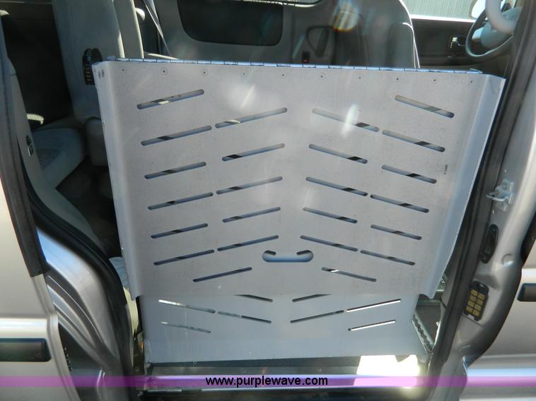 image for item J5239 2007 Chevrolet Uplander van