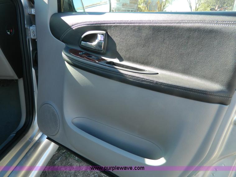 image for item J5239 2007 Chevrolet Uplander van