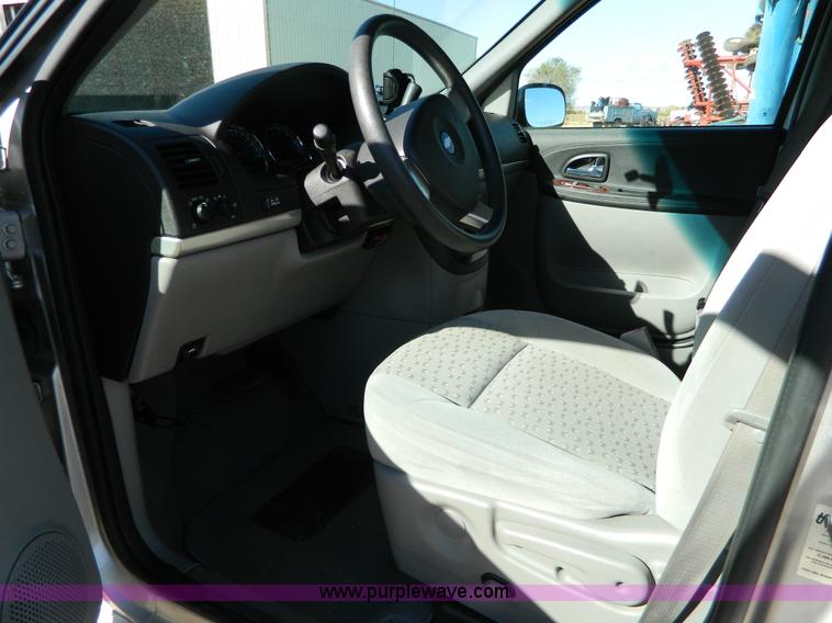 image for item J5239 2007 Chevrolet Uplander van