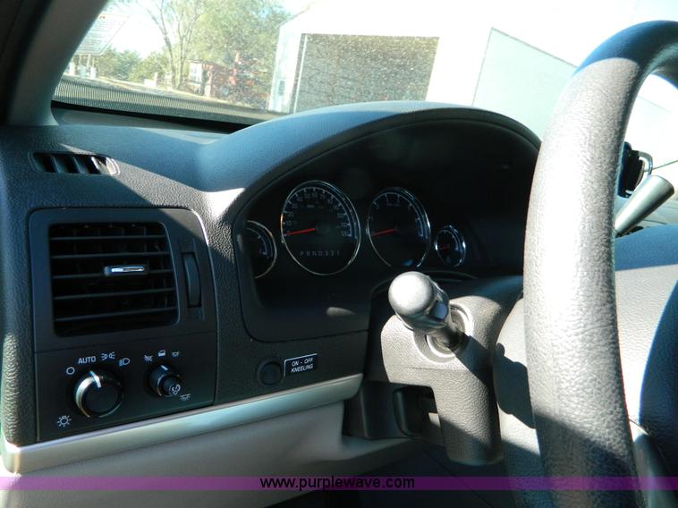 image for item J5239 2007 Chevrolet Uplander van