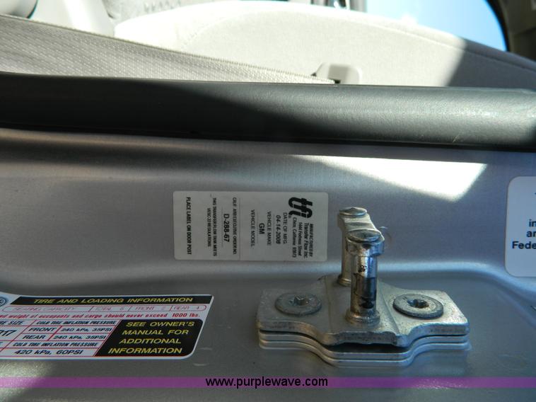 image for item J5239 2007 Chevrolet Uplander van