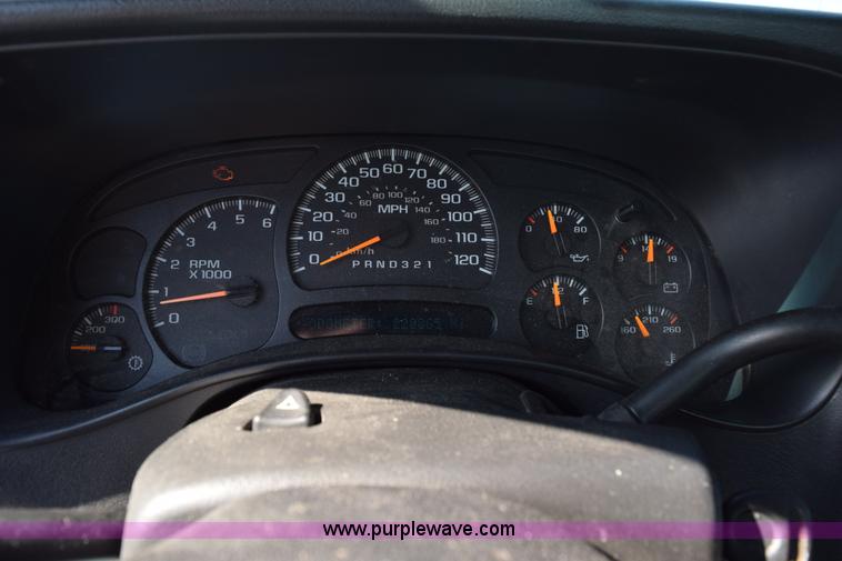 image for item J8462 2007 Chevrolet Silverado Classic 2500HD utility truck