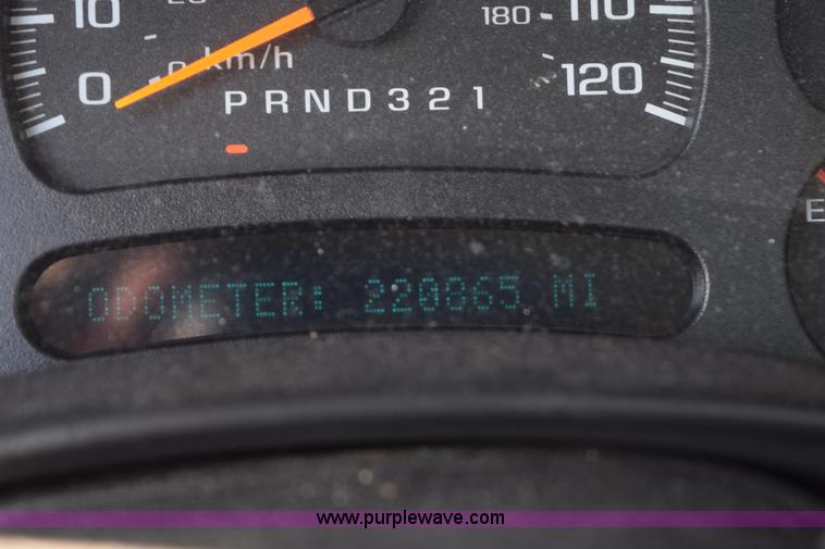 image for item J8462 2007 Chevrolet Silverado Classic 2500HD utility truck