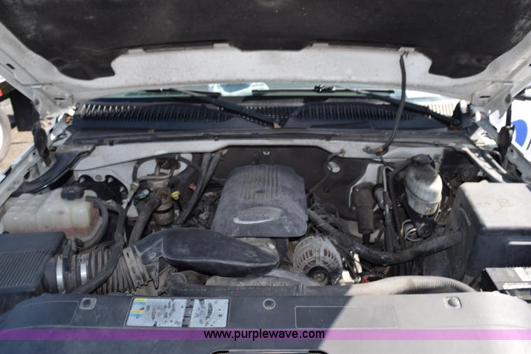 image for item J8462 2007 Chevrolet Silverado Classic 2500HD utility truck