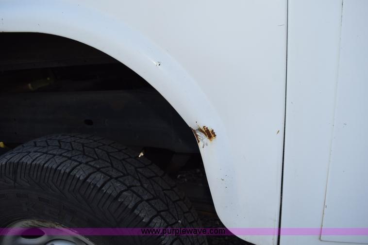 image for item J8462 2007 Chevrolet Silverado Classic 2500HD utility truck