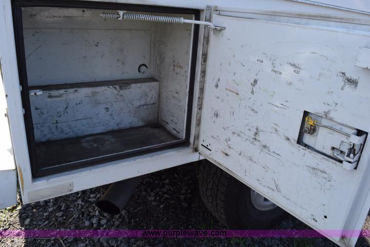 image for item J8462 2007 Chevrolet Silverado Classic 2500HD utility truck