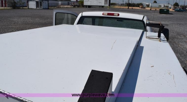 image for item J8462 2007 Chevrolet Silverado Classic 2500HD utility truck