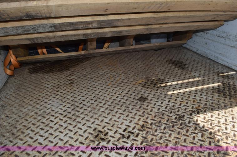 image for item J8462 2007 Chevrolet Silverado Classic 2500HD utility truck