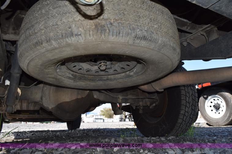 image for item J8462 2007 Chevrolet Silverado Classic 2500HD utility truck