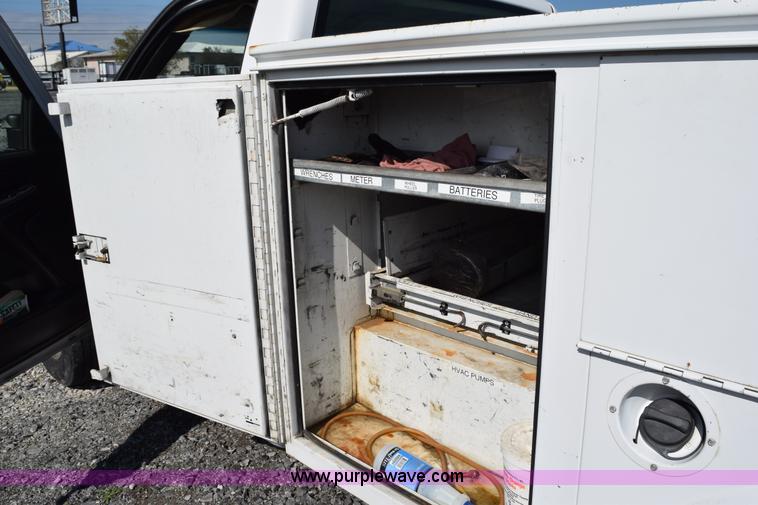 image for item J8462 2007 Chevrolet Silverado Classic 2500HD utility truck