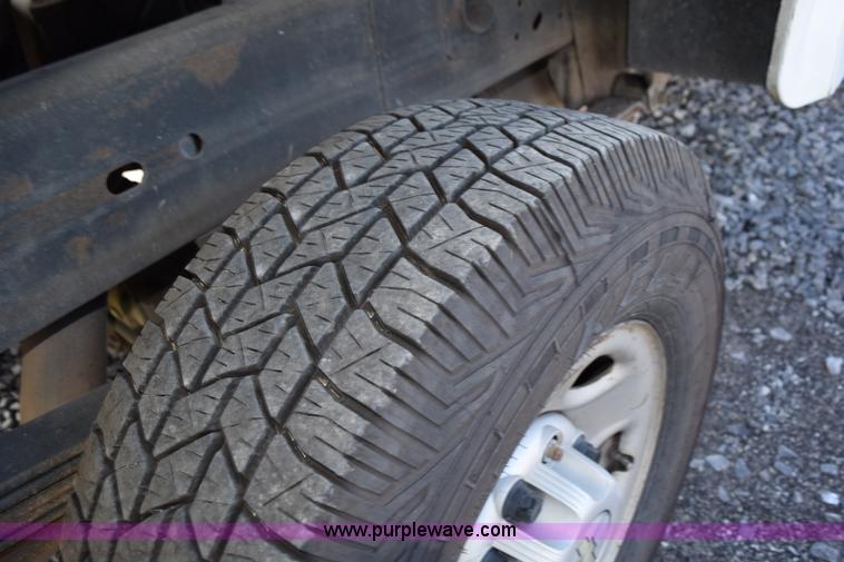 image for item J8462 2007 Chevrolet Silverado Classic 2500HD utility truck