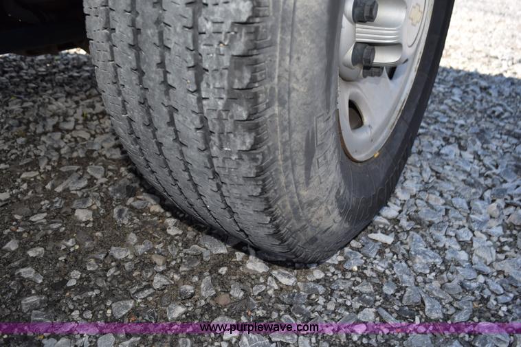 image for item J8462 2007 Chevrolet Silverado Classic 2500HD utility truck