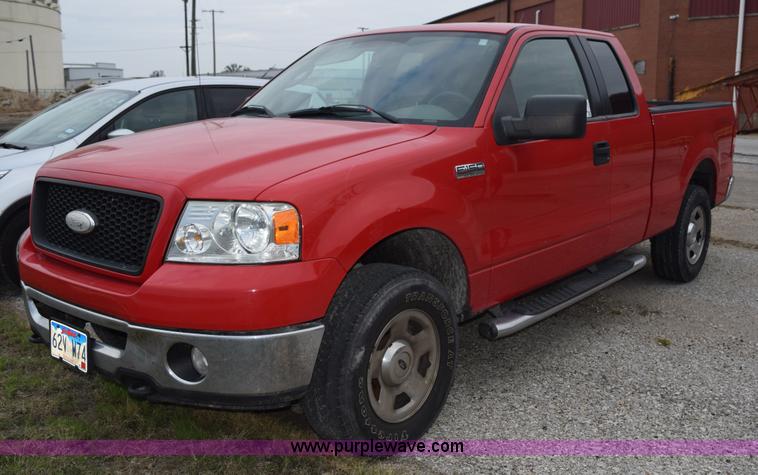 image for item J8463 2006 Ford F150 SuperCab pickup truck