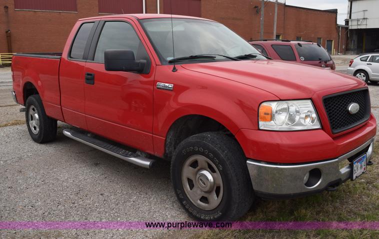 image for item J8463 2006 Ford F150 SuperCab pickup truck