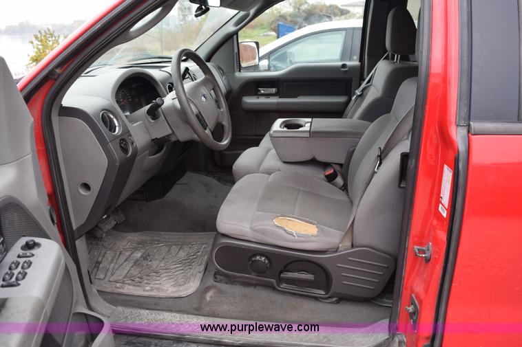 image for item J8463 2006 Ford F150 SuperCab pickup truck