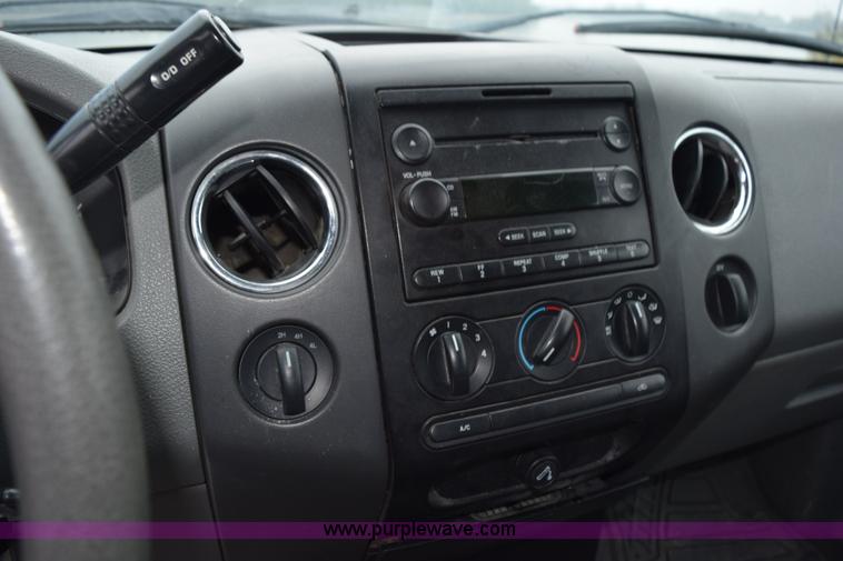 image for item J8463 2006 Ford F150 SuperCab pickup truck