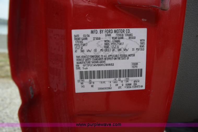 image for item J8463 2006 Ford F150 SuperCab pickup truck