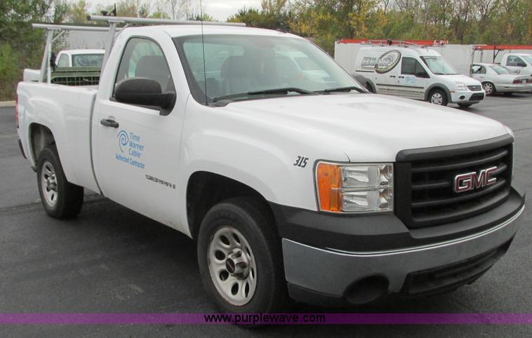 image for item J8739 2008 GMC Sierra 1500 pickup truck