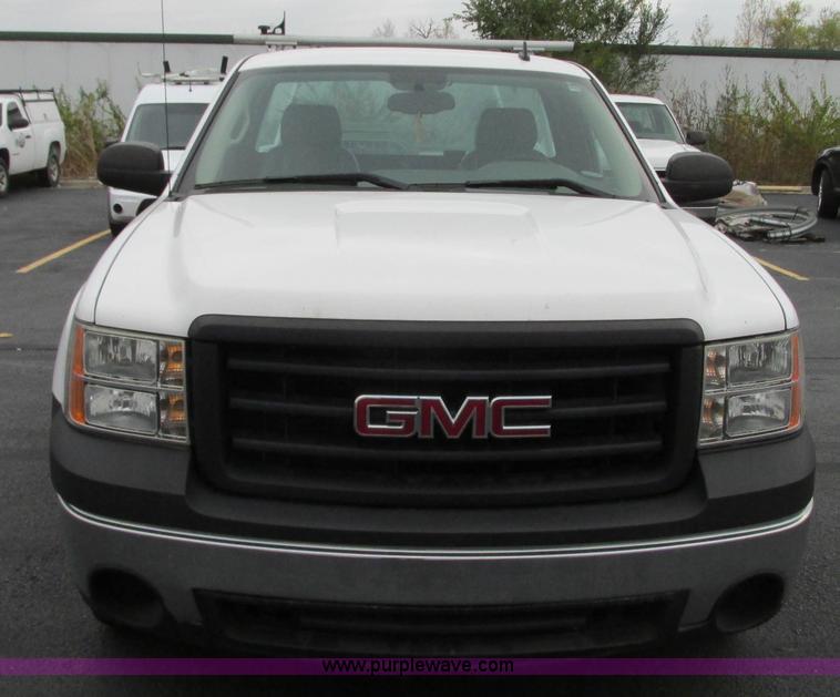 image for item J8739 2008 GMC Sierra 1500 pickup truck