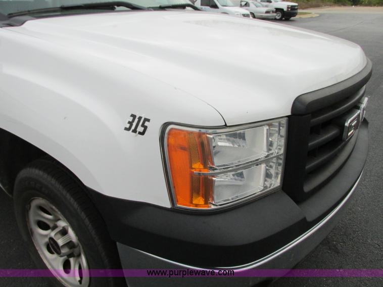image for item J8739 2008 GMC Sierra 1500 pickup truck