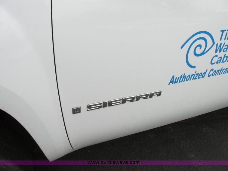 image for item J8739 2008 GMC Sierra 1500 pickup truck