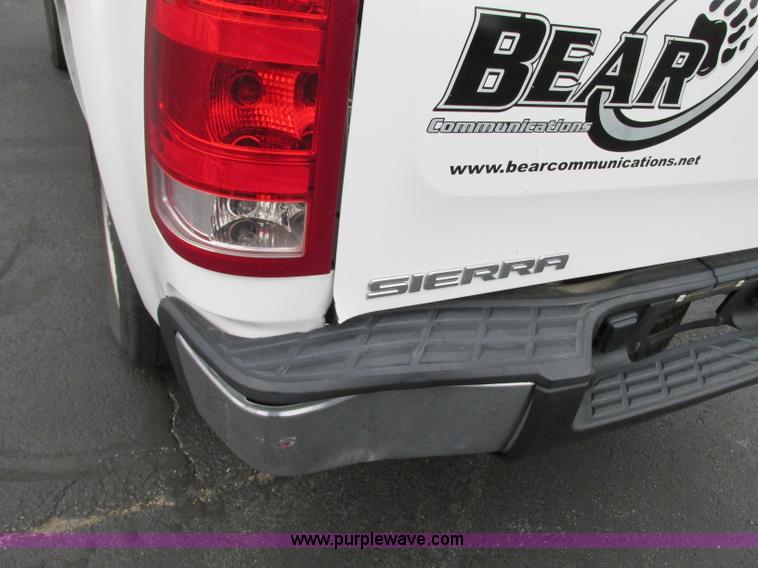image for item J8739 2008 GMC Sierra 1500 pickup truck