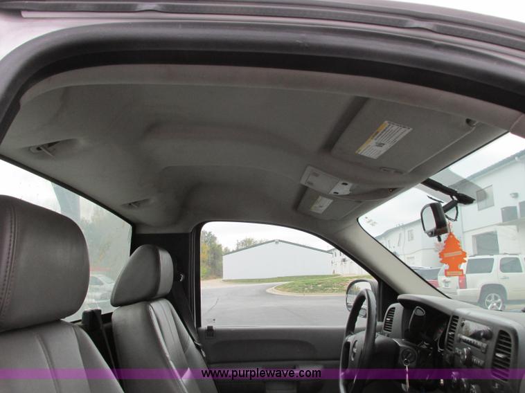 image for item J8739 2008 GMC Sierra 1500 pickup truck