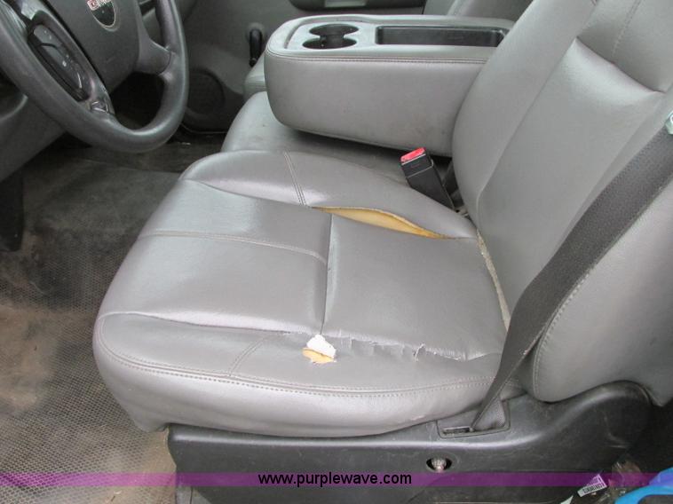 image for item J8739 2008 GMC Sierra 1500 pickup truck