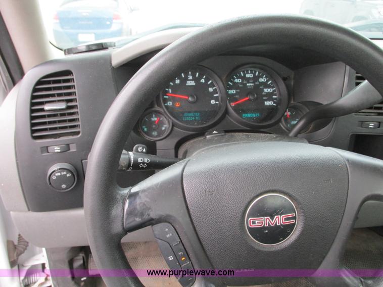 image for item J8739 2008 GMC Sierra 1500 pickup truck