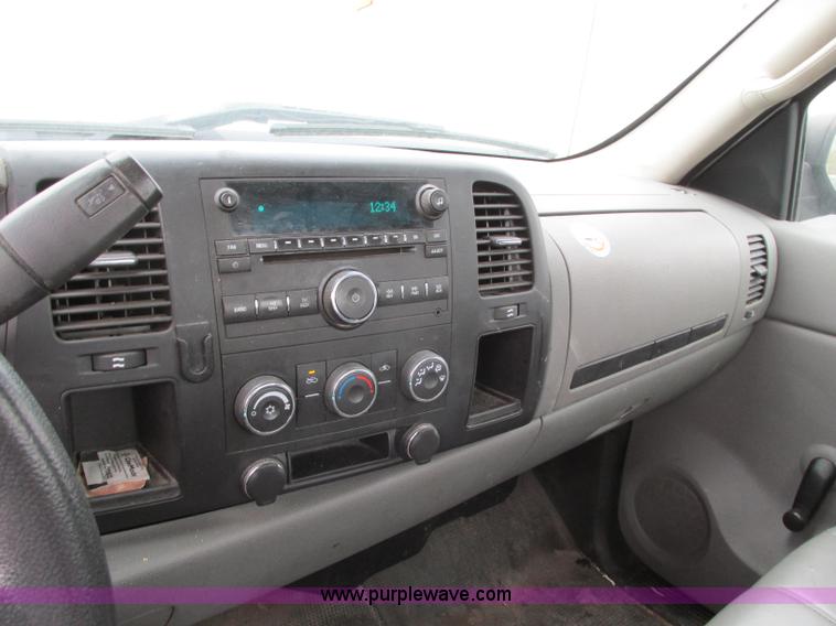 image for item J8739 2008 GMC Sierra 1500 pickup truck