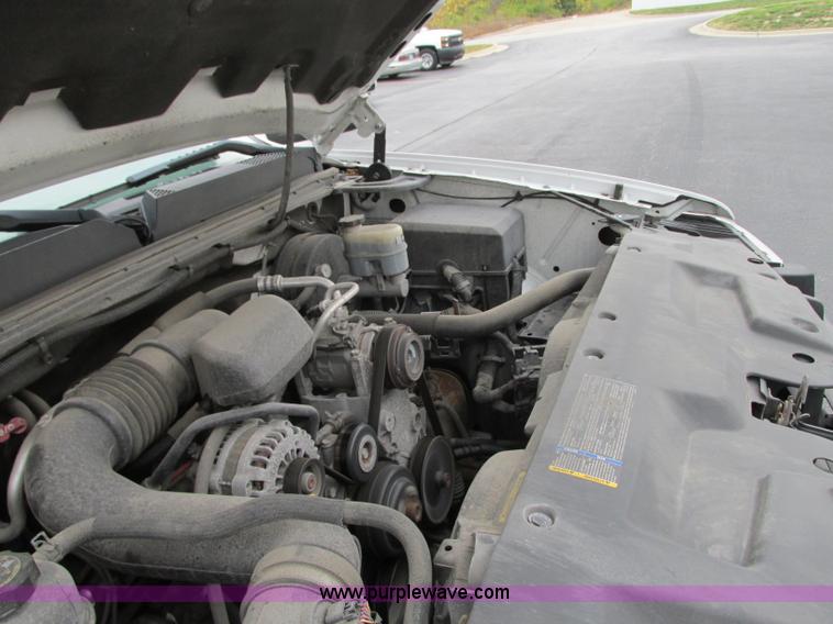 image for item J8739 2008 GMC Sierra 1500 pickup truck