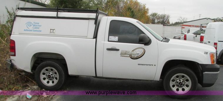 image for item J8740 2008 GMC Sierra 1500 pickup truck