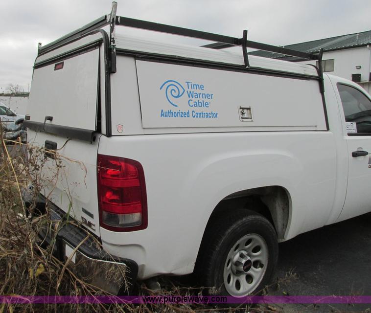 image for item J8740 2008 GMC Sierra 1500 pickup truck