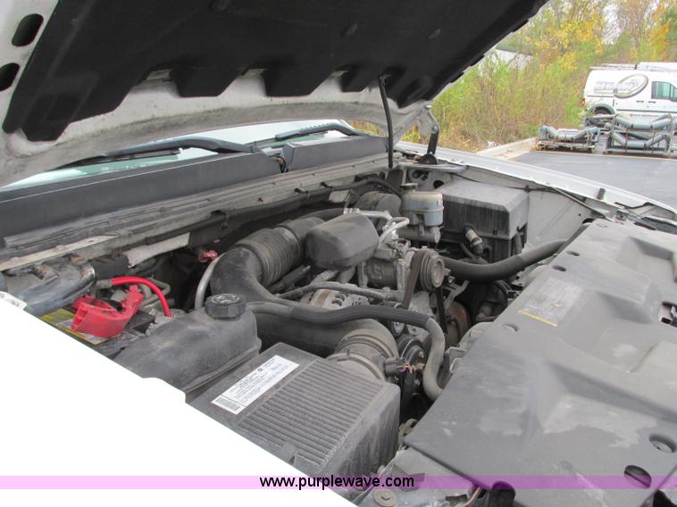 image for item J8740 2008 GMC Sierra 1500 pickup truck