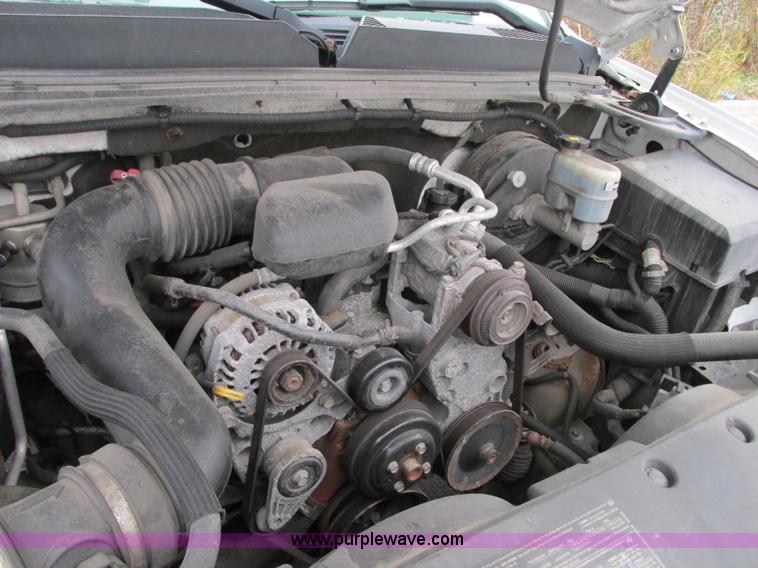 image for item J8740 2008 GMC Sierra 1500 pickup truck