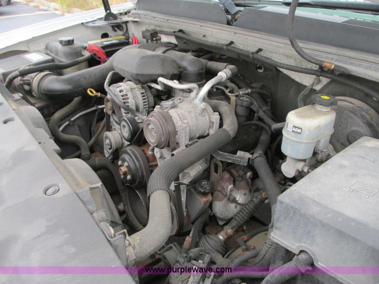 image for item J8740 2008 GMC Sierra 1500 pickup truck