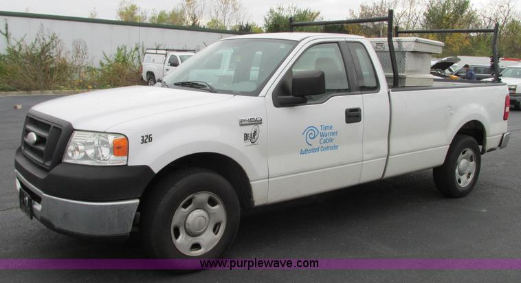 image for item J8741 2007 Ford F150 XL pickup truck