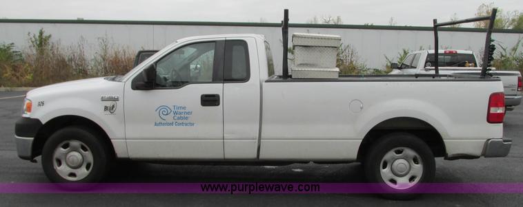 image for item J8741 2007 Ford F150 XL pickup truck