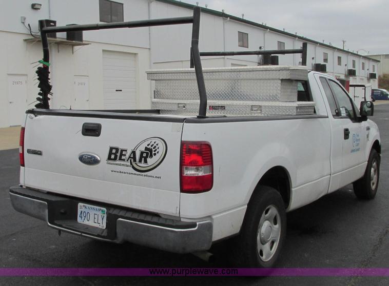 image for item J8741 2007 Ford F150 XL pickup truck