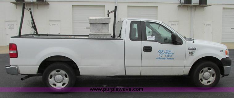 image for item J8741 2007 Ford F150 XL pickup truck