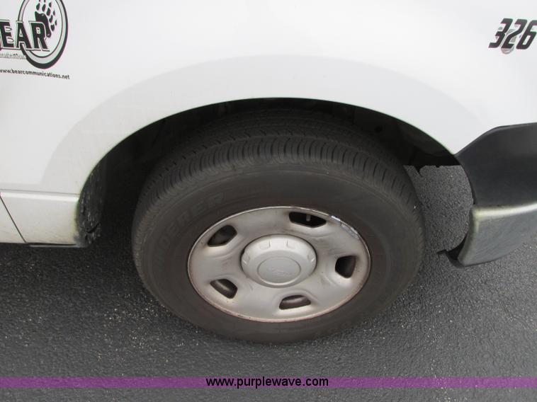 image for item J8741 2007 Ford F150 XL pickup truck