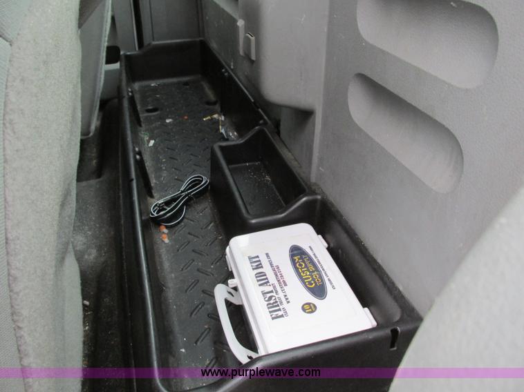 image for item J8741 2007 Ford F150 XL pickup truck