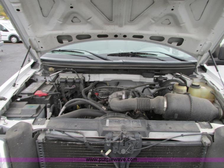 image for item J8741 2007 Ford F150 XL pickup truck