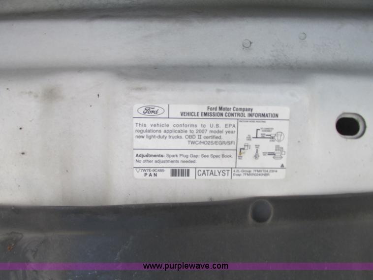 image for item J8741 2007 Ford F150 XL pickup truck