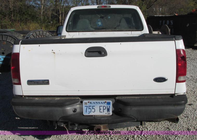 image for item J8742 2007 Ford F250 Super Duty pickup truck